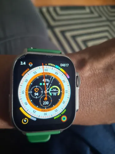 Relógio smartwatch usado