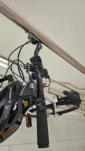 Bicicleta Caloi Vulcan Aro 29 Quadro 17" com Freio a Disco, Suspensão Dianteira - Branca