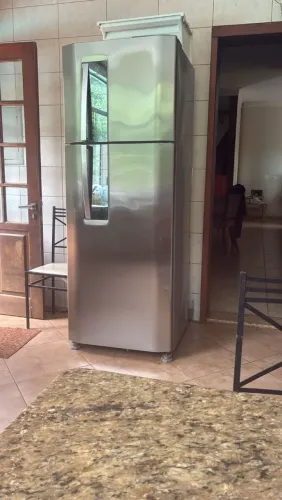 Geladeira Electrolux inox. 459 litros .