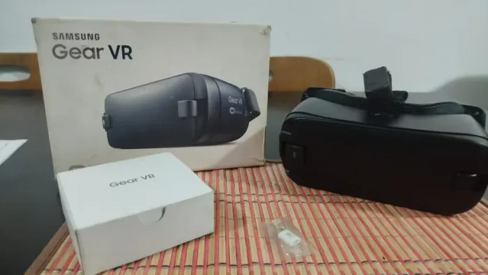 OCULOS REALIDADE VIRTUAL SANSUNG GEAR VR (USADO)