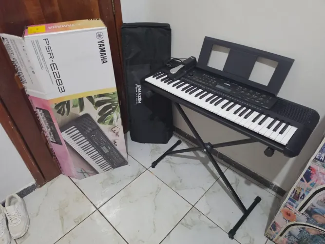 TECLADO YAMAHA PSR-E283
