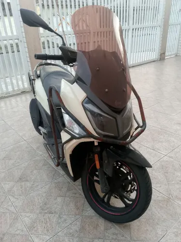 Moto Cruisym 150