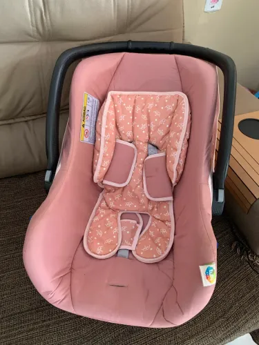 Bebê conforto menina