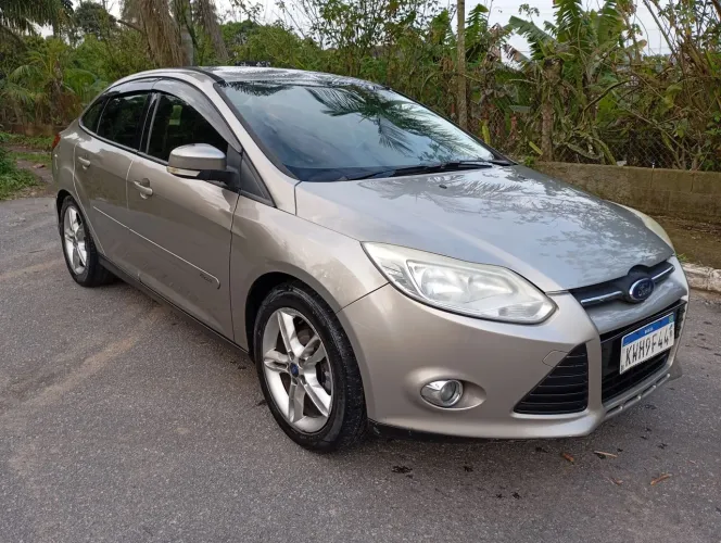 Ford Focus Sedan 2.0 16v/2.0 16V Flex 4P Aut. 2014