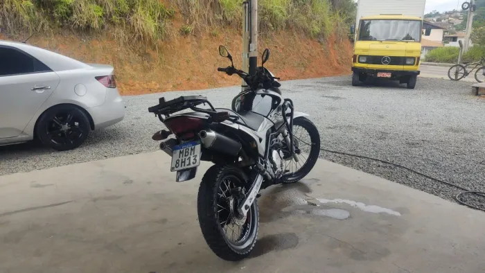 Troco por MT-03, Z300,  CB500 ou tra noesmo nível 