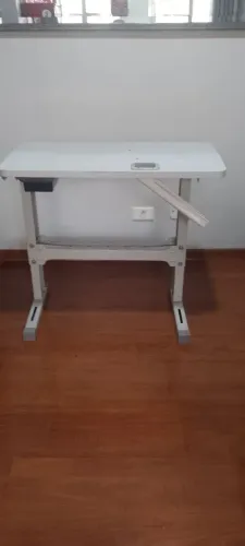 Mesa para máquina de costura industrial