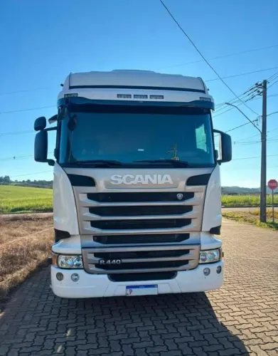 Caminhão Scania R440 Highline 6x2 Motor Feito Recente
