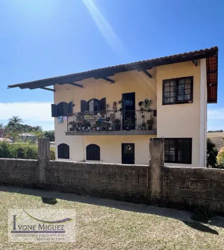 Casa em Praça da Ponte - Miguel Pereira
