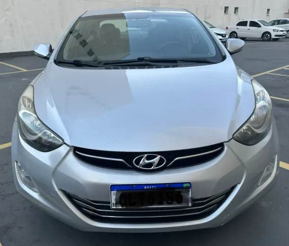 Hyundai Elantra GLS 1.8 16V Aut. 2013