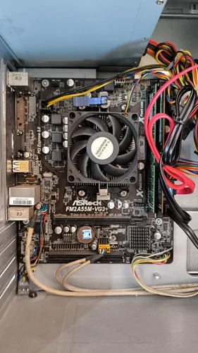 PC W11 Pro Office AMD A4 4000 6Mem SSD 240 HD 320 CNTC