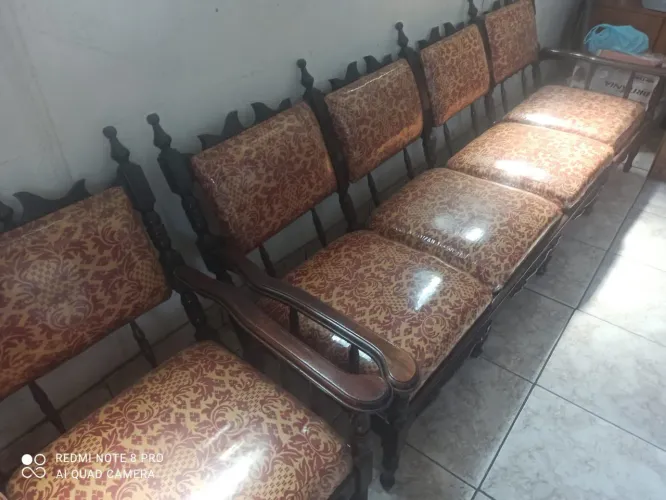 Conjunto de poltronas de madeira Colonial 
