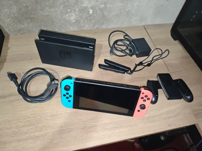 Nintendo Switch + cartão 128gb