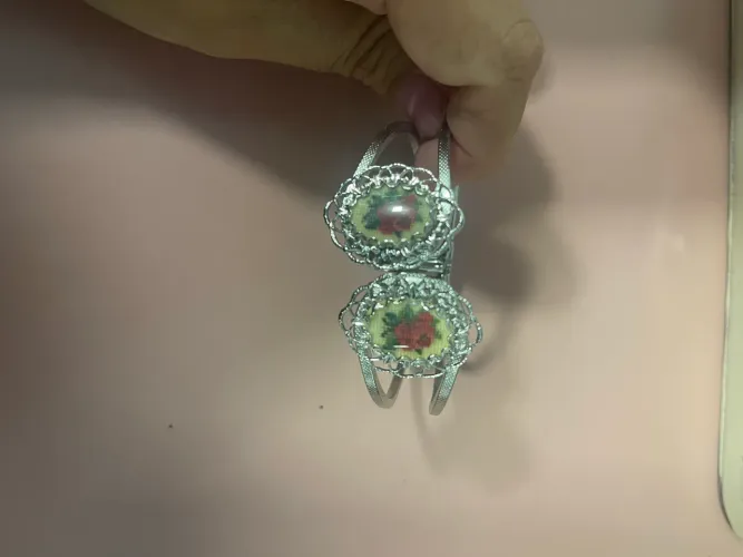 Pulseira com flores