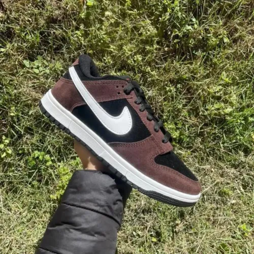 Tênis sneakers skatista masculino Dunk marrom e preto