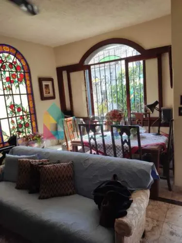 EXCELENTE CASA DE VILA EM BOTAFOGO!!!
