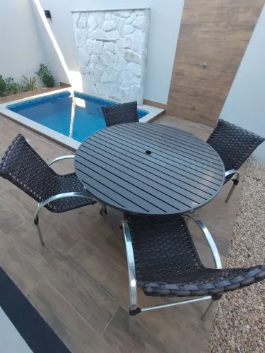 Mesa para área de lazer 