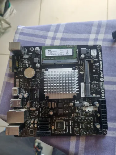Placa mãe biostar