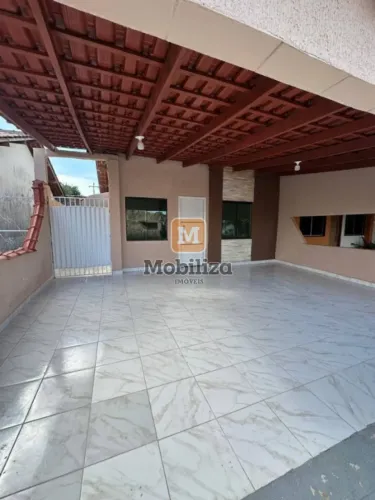 Excelente casa com 2 dormitórios e 2 vagas de garagem cobertas no Condomínio Riviera