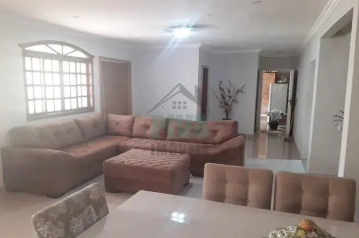 LINDA CASA NO BAIRRO CAIÇARAS!