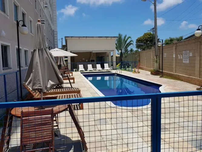 Apartamento mobiliado de 2 quartos no Condomínio Spazio Solarium em Lauro de Freitas.