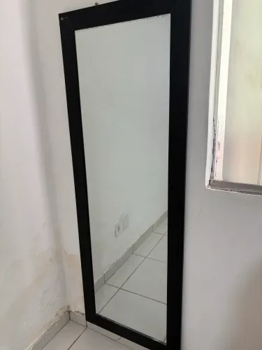 Espelho de Parede Grande com Moldura Preta