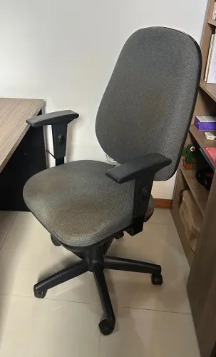 Cadeira para escritório, marca Cavaletti.