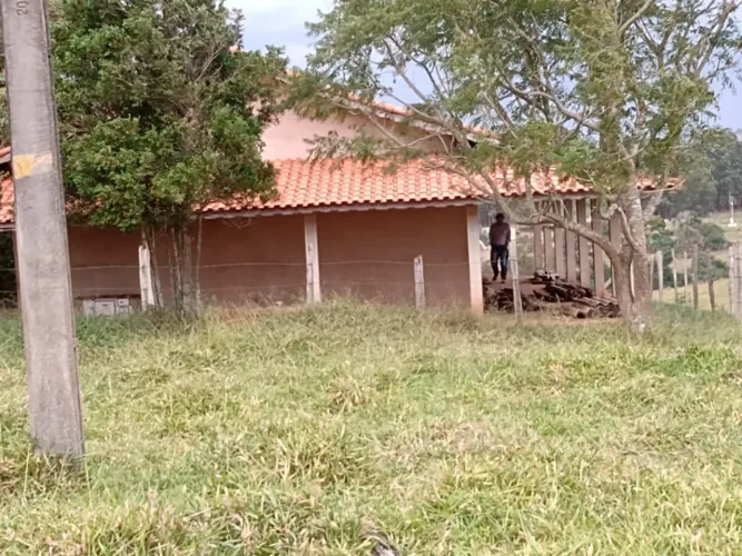 Sítio com 16 Alqueires bom de água , ? cede com 3 Quartos toda avarandada falta acabamento