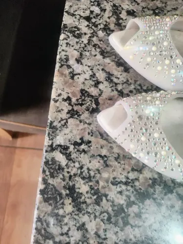 Vende - se melissa Swarovski