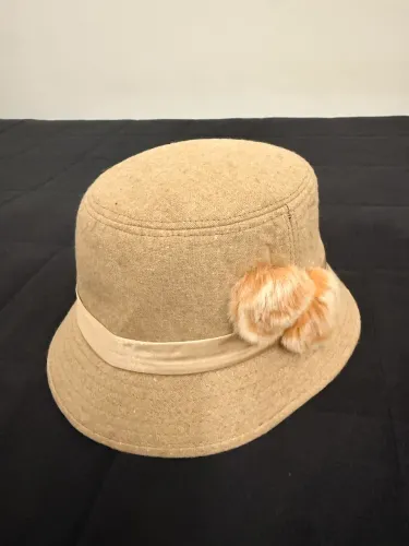 Chapéu feminino de feltro