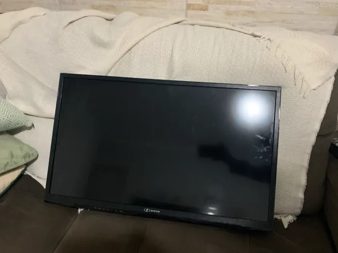 TV H-Buster 32? HD LCD - HDMI, USB e Conversor Digital