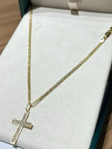 Cordão de ouro com pingente cravejado 8.4g ( LOJA )