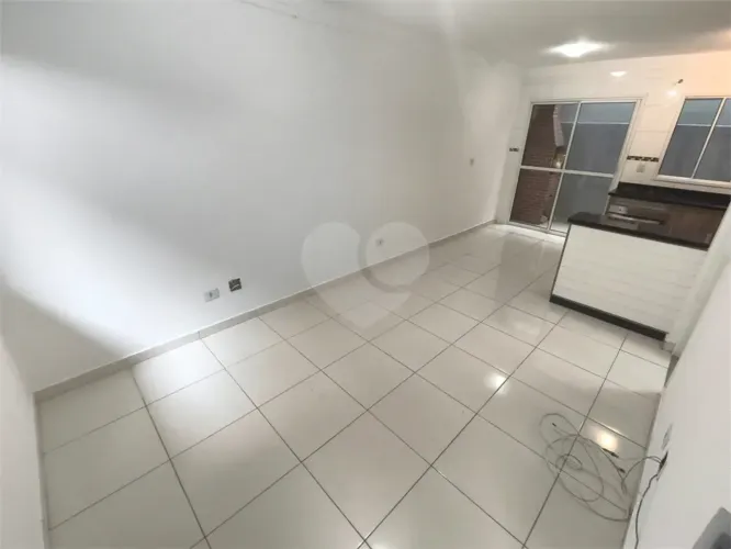 Sobrado para venda possui 71 metros quadrados com 2 quartos em Vila Nilo - São Paulo - SP