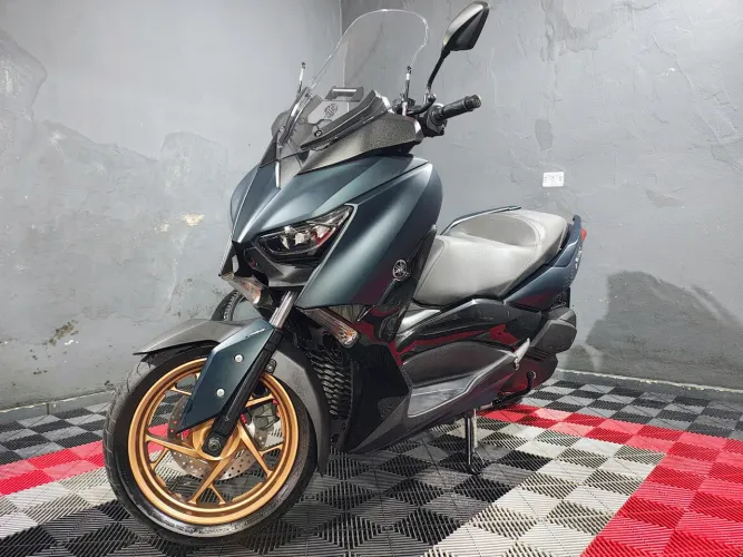 Yamaha Xmax 2023