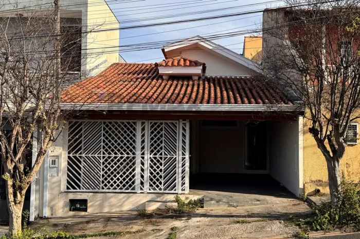 Casa térrea à venda no Wanel Ville em Sorocaba | 2 dormitórios, quintal amplo, planejados