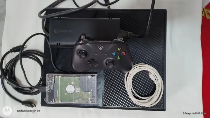 Xbox one com 1 controle