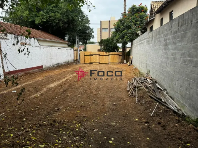 Terreno no bairro Jardim Maringá com 300m² para fins residenciais ou comerciais