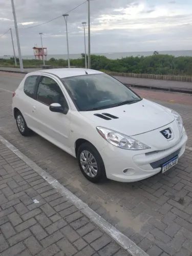 Peugeot 207 XR 1.4 Flex 8V 3P 2011