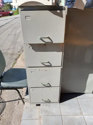 Armário de escritório semi usado