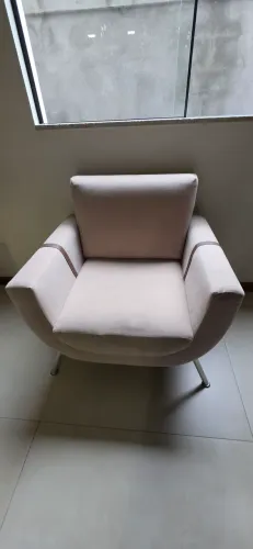 Par de Poltronas Decorativas Bege - Reformadas Recentemente