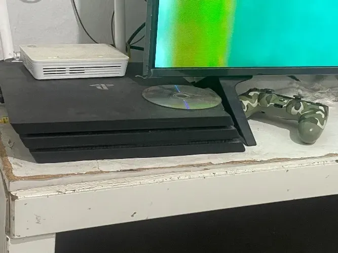 Ps4 pro 1 TB, necessário a limpeza e troca da pasta termica