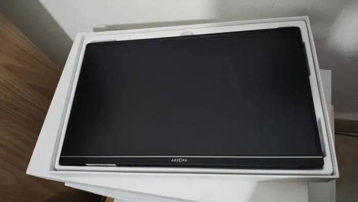 Monitor zarpo 60hz 16 polegadas semi novo