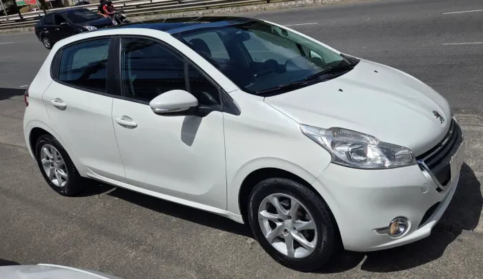 Peugeot 208 Allure 1.5 Flex 8V 5P 2015