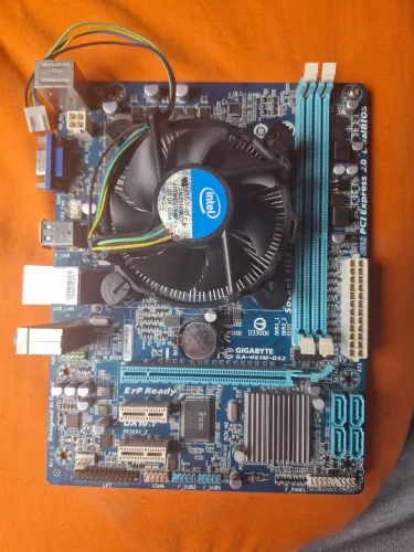 Placa-mãe Gigabyte GA-H61M-DS2 + Cooler Intel - LGA1155