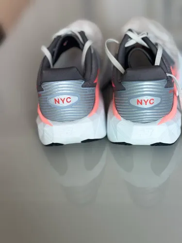 Tênis New Balance Rebel Fuelcell v5 Edição Maratona New York