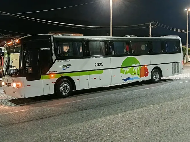 Vendo buscar jum buss 340 motor scania 113  zap *