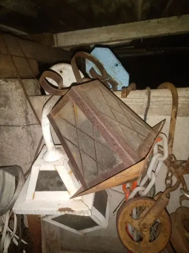 Luminárias de ferro antigo