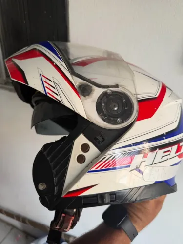 Capacete helt sem nada quebrado tamanho 60cm