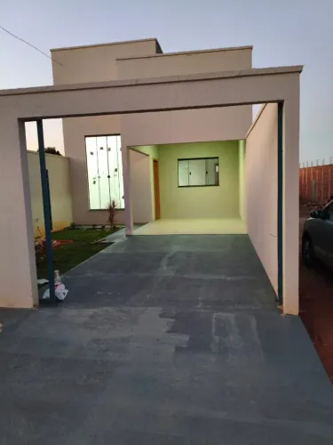 Casa em Nerópolis | 2 Quartos, Suíte e Pé-Direito Duplo