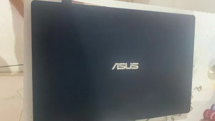 Notebook semi novo a venda