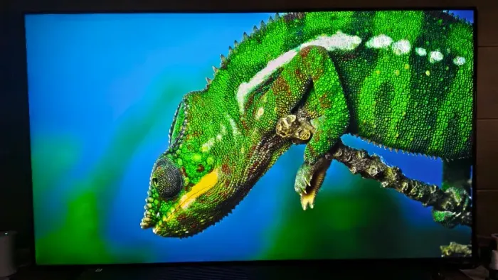 Smart TV LG 4K GRANDE 75' 75UP8050 com Caixa e plasticos na borda, pouco uso 75 polegadas